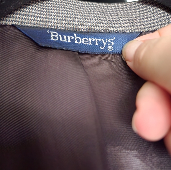 Burberry's Wool Suit Set - Picture 3 of 9